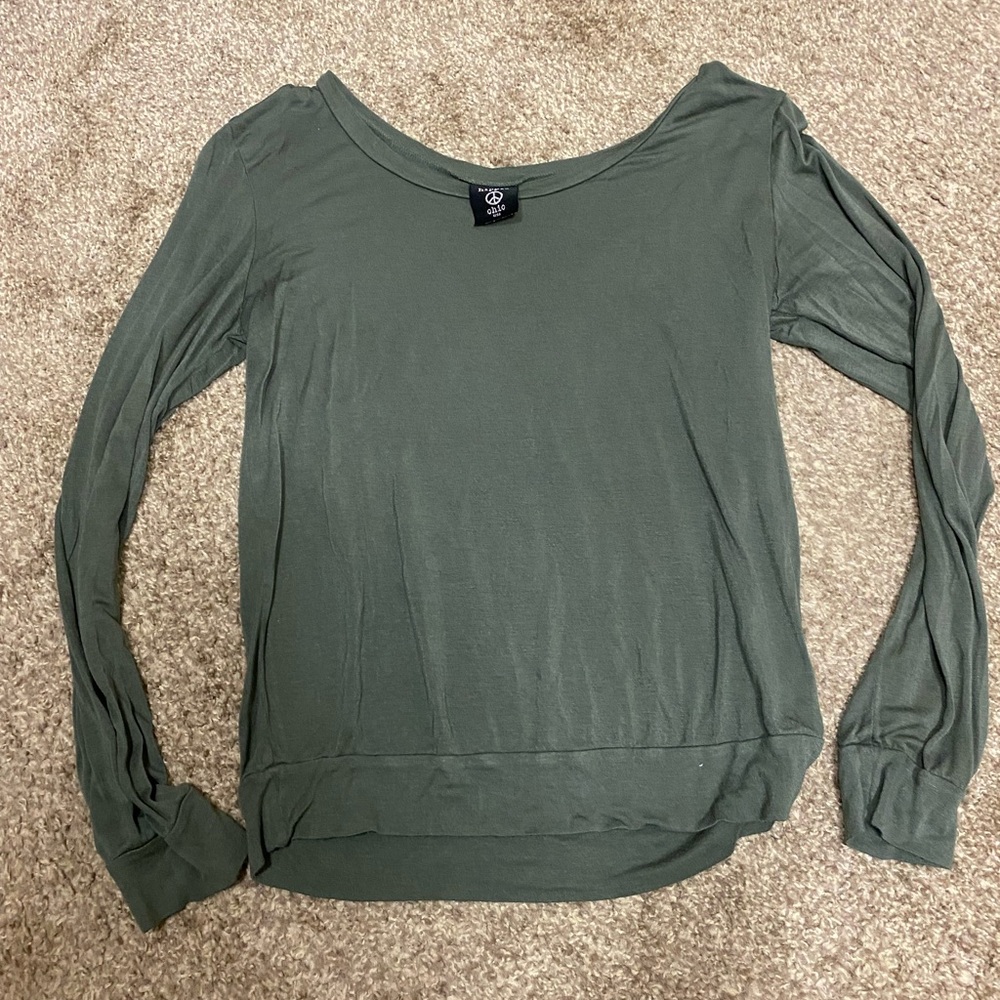 Green long sleeve light tshirt